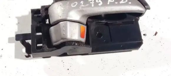 Suzuki Swift I Front door interior handle 