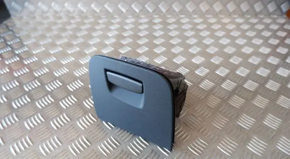 BMW 5 G30 G31 Glove box 7948716