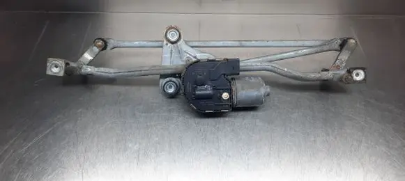 Volvo V70 Front wiper linkage 