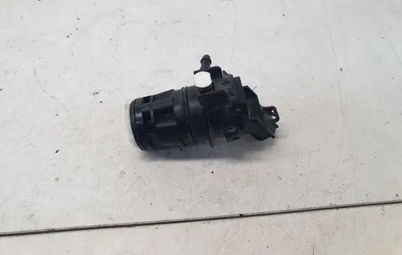 Toyota Prius (XW30) Windscreen/windshield washer pump 8533047010 0602105720