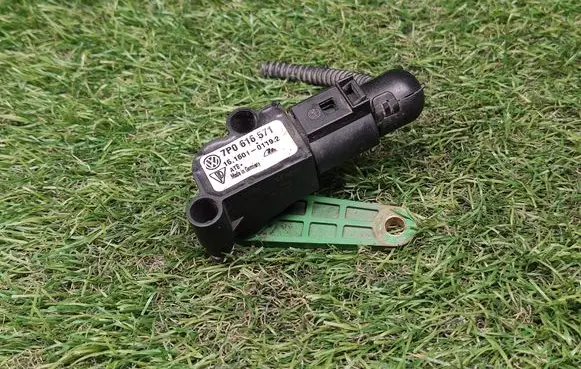 Volkswagen Touareg II Yaw turn rate sensor 7P0616571