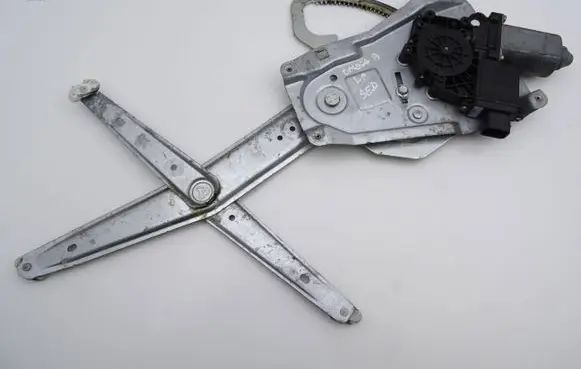 Opel Omega B1 Front door window regulator with motor 90520245 90520247