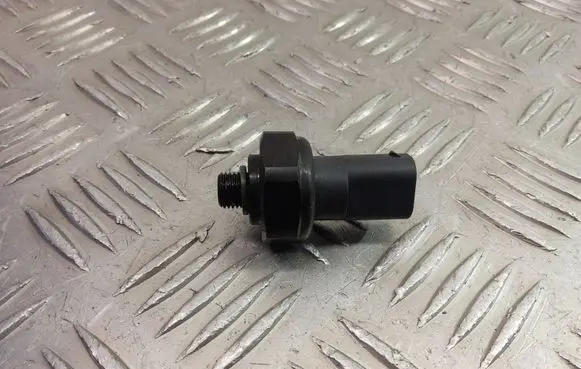 BMW 7 F01 F02 F03 F04 Air conditioning (A/C) pressure sensor 9141958