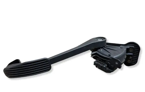 Volvo V70 Accelerator throttle pedal 30683514