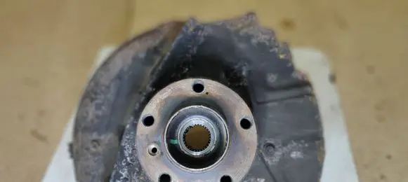 BMW X5 E53 Front wheel hub