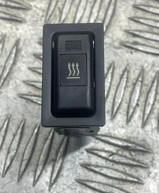 Toyota Yaris Windscreen/window heater switch 153337 153261