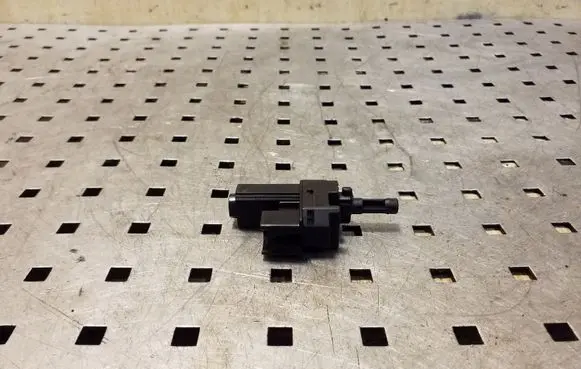 Clutch pedal sensor