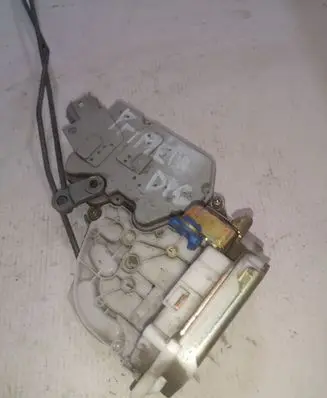 Nissan Primera Rear door lock