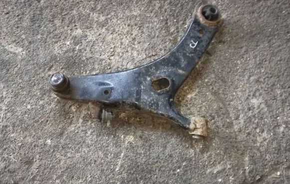 Subaru Forester SH Front lower control arm/wishbone
