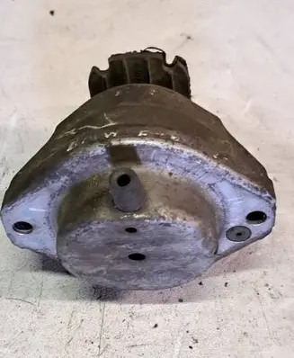 BMW 5 E60 E61 Engine mount bracket 6769874 15934612FR