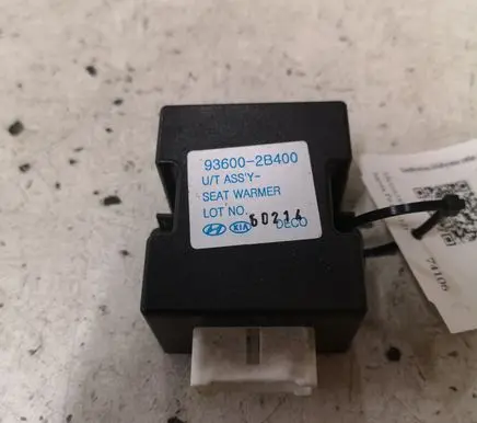 Hyundai Santa Fe Seat heating relay 936002B400