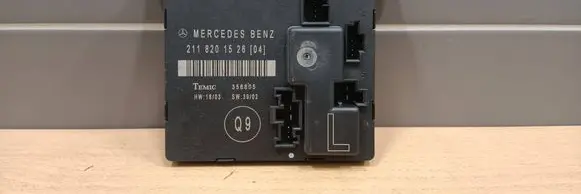 Mercedes-Benz E W211 Door control unit/module 2118201526 356805