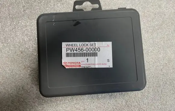 Lexus UX Anti-theft wheel nuts and lock PW45600000