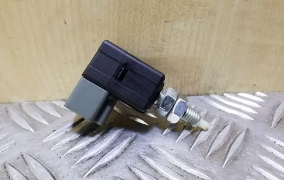 KIA Sportage Brake pedal sensor switch