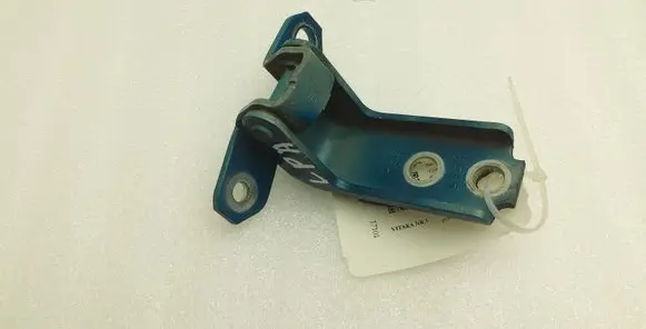 Suzuki Vitara (LY) Front door lower hinge 