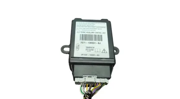 Ford Mondeo MK IV Light module LCM 7S7113K031BJ 99820101E