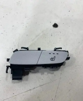 Mercedes-Benz C W205 Seat heating switch A2139057502
