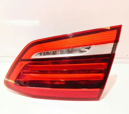 Tailgate rear/tail lights