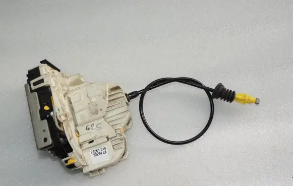 Jeep Grand Cherokee Rear door lock P04589922AF 04589922AF