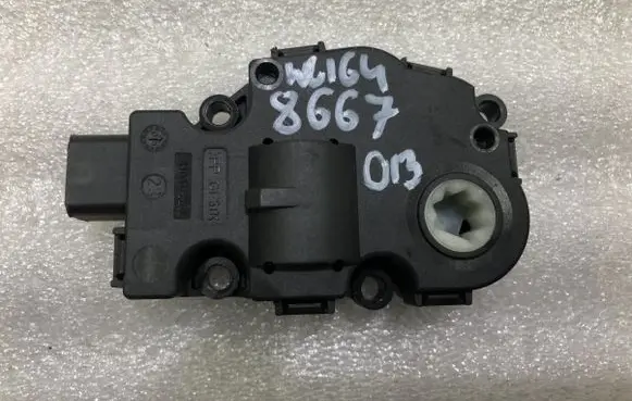 Mercedes-Benz ML W164 A/C air flow flap actuator/motor 412650750