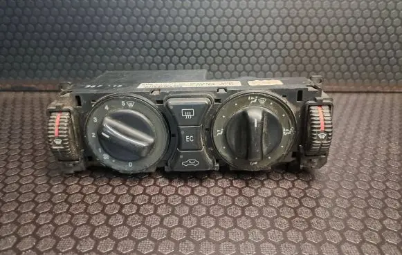 Mercedes-Benz E W210 Climate control unit 2108300385 9140010210