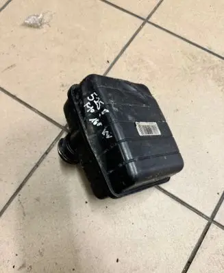 BMW 5 F10 F11 Intake resonator 14389710 8822491