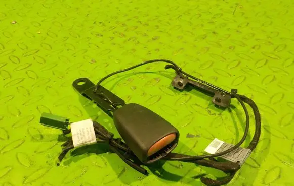 Chrysler 300 - 300C Front seatbelt PRZOD ZAPINKA