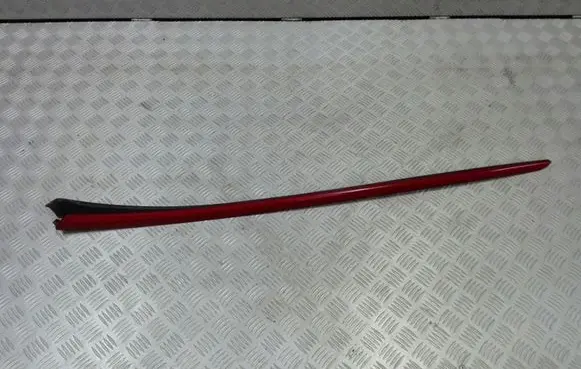 Peugeot 3008 I Windshield trim