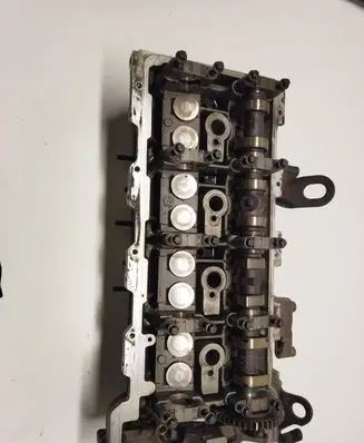 Mercedes-Benz E W211 Engine head A6110105020290703 2093B1008 2103AA062
