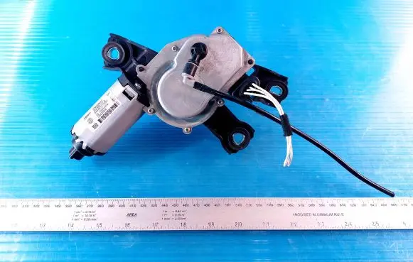 Volkswagen PASSAT B7 Rear window wiper motor 3C9955711A 6223 53032812