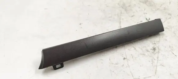 Dashboard glove box trim
