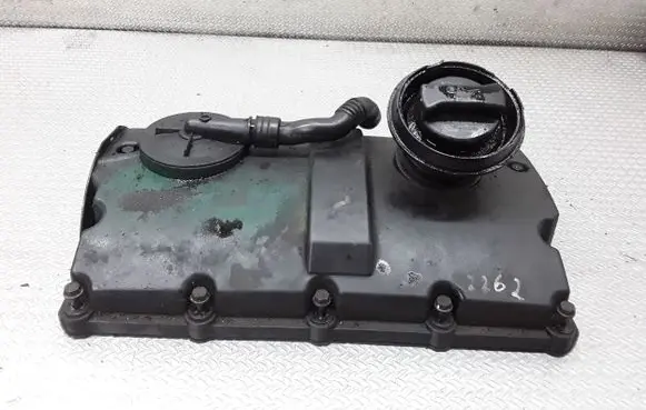Volkswagen Golf IV Rocker cam cover 038103475K