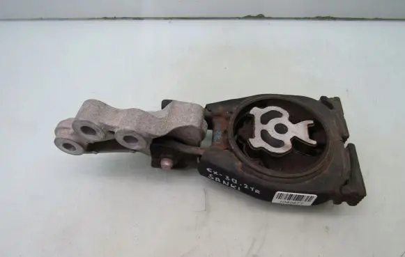 Mazda CX-30 Engine mounting bracket