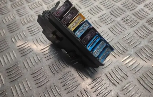 Opel Astra G Fuse module 9685661