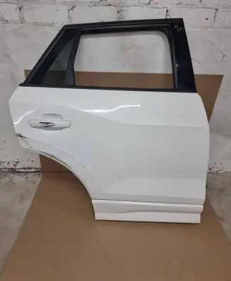 Audi Q2 - Rear door