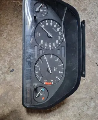 BMW 5 E34 Speedometer (instrument cluster) 89358092 1388801