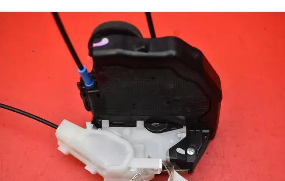 Toyota C-HR I Rear door lock 