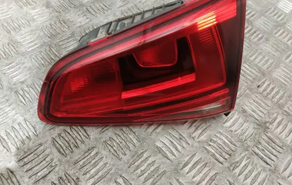 Volkswagen Golf VII Tailgate rear/tail lights 5G0945094AE