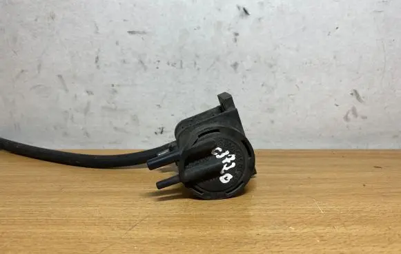 Mercedes-Benz S W140 Turbo solenoid valve A0005450327 C3720