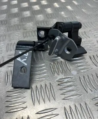 BMW X3 G01 Rear door lower hinge 7397383