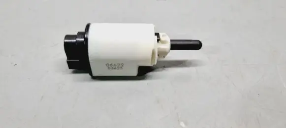 Opel Mokka B Reversing light switch sensor 9813503180