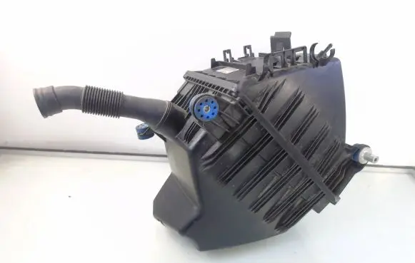 BMW i3 Air filter box 7642403