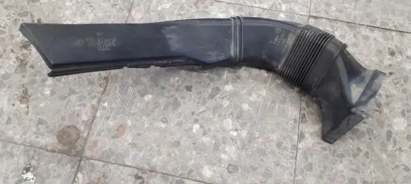 Volkswagen Phaeton Air intake duct part