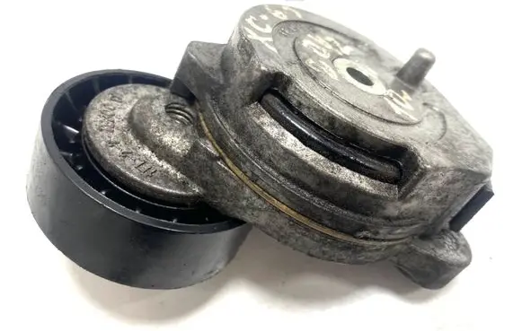 Volvo XC60 Generator/alternator belt tensioner 31330379