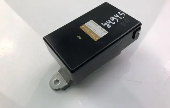 Toyota Avensis Verso Other control units/modules 8748044010