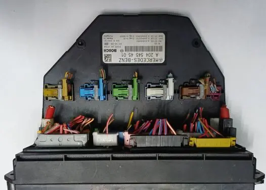 Mercedes-Benz C W204 Fuse module A2045454501