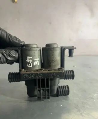 BMW 5 E60 E61 Coolant heater control valve 8374995