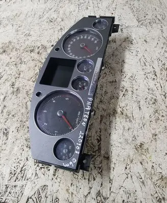 Volkswagen Phaeton Speedometer (instrument cluster) 3D0920885