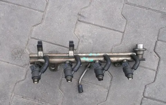 BMW 3 E46 Fuel main line pipe LISTWAWTRYSKOWA