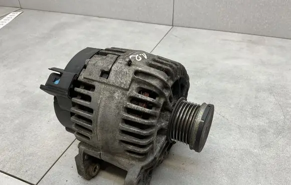 Skoda Rapid (NH) Generator/alternator 03F903023E